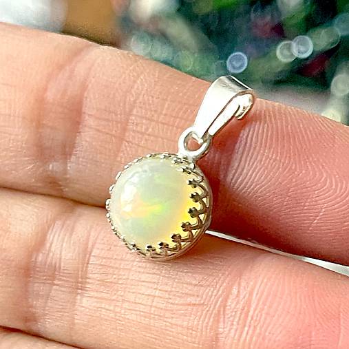 Natural Ethiopian Welo Opal Filigree Pendant AG925 / Strieborný prívesok s prírodným etiópskym opálom E054