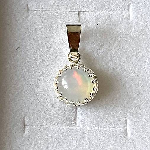 Natural Ethiopian Welo Opal Filigree Pendant AG925 / Strieborný prívesok s prírodným etiópskym opálom E054