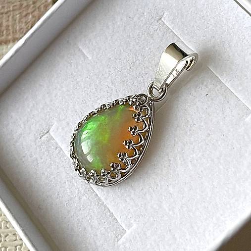 Natural Ethiopian Welo Opal Filigree Pendant AG925 / Strieborný prívesok s prírodným etiópskym opálom E054