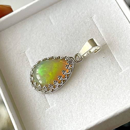 Natural Ethiopian Welo Opal Filigree Pendant AG925 / Strieborný prívesok s prírodným etiópskym opálom E054