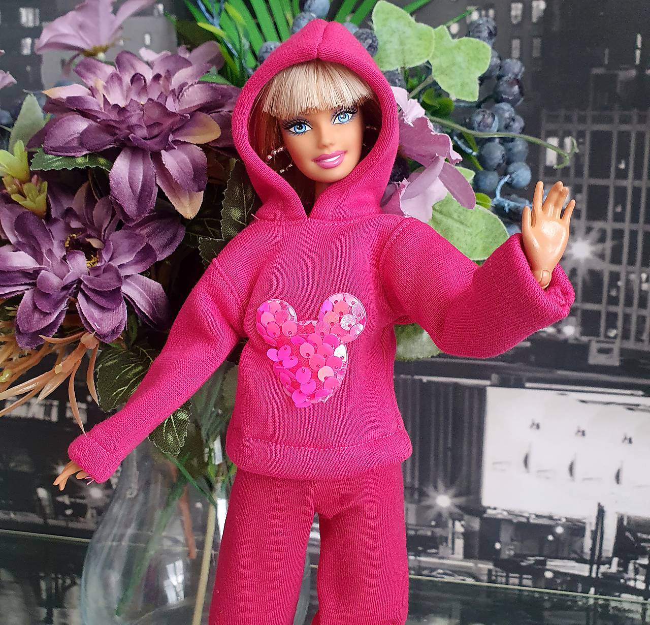 Mikina s ozdobou pre Barbie
