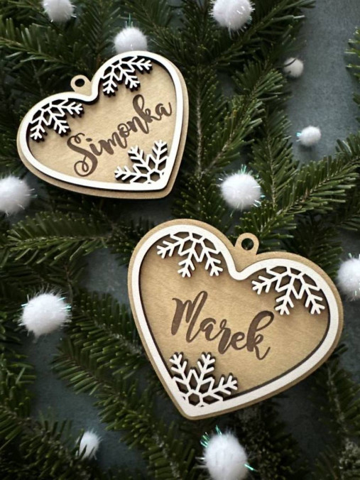 Dekorácie - Vianočné ozdoby na stromček - srdiečko s menom - 17046636_
