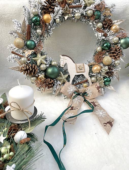 Dekorácie - Vianočný smaragdovozlatý veniec-ZĽAVA!!! - 17047967_