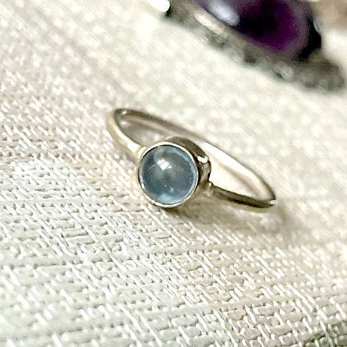 Blue Topaz Silver Plated Ring  / Postriebrený prsteň s modrým topásom E056