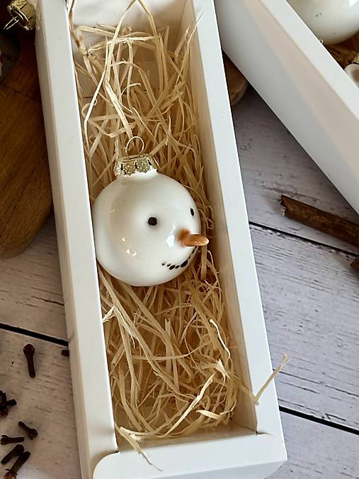 PREDOBJEDNÁVKA - Vianočná mini gulička na stromček (Snehuliačik)