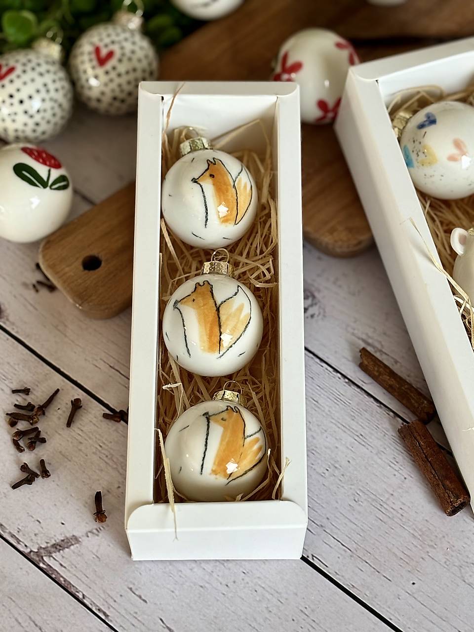 PREDOBJEDNÁVKA - Vianočná mini gulička na stromček (Líštička Agátka)