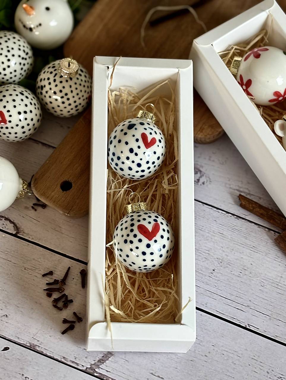 PREDOBJEDNÁVKA - Vianočná mini gulička na stromček (Modré bodky)