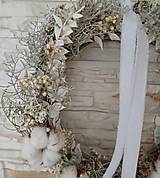 Dekorácie - Zimný venček s bavlníkom - 17054752_