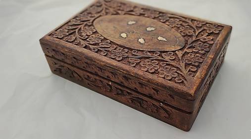 Nábytok - Starožitná skrinka Med - 17060910_