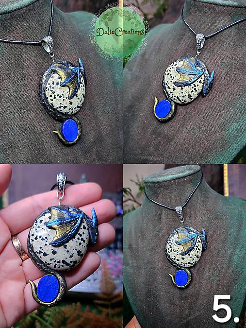 Náhrdelníky - Dračí Amulet s dalmatininom a lapisom - 17058552_