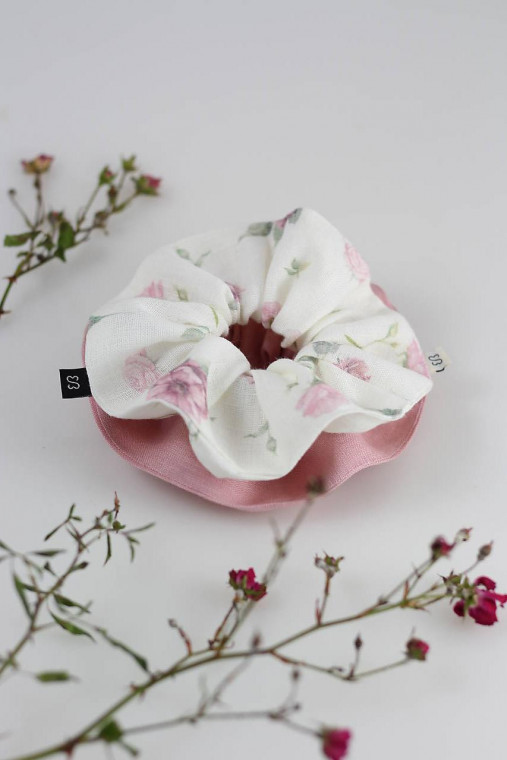 Elegantná veľká ľanová biela kvetinová scrunchies do vlasov