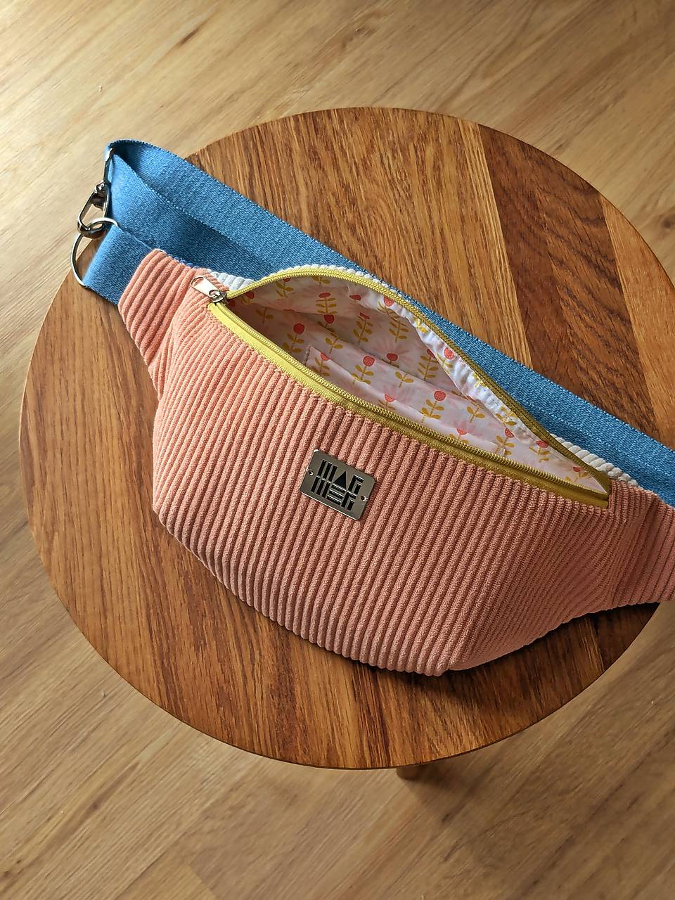 Menčestrová ľadvinka - pestrofarebná 