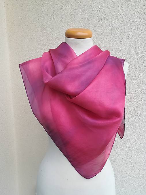 Šatky -  "raspberry gradient"  hodvábná šatka  90x90 cm  - 17067722_