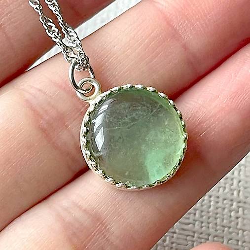 ZĽAVA 35% Green Natural Rainbow Fluorite Pendant / Prívesok s fluoritom P101