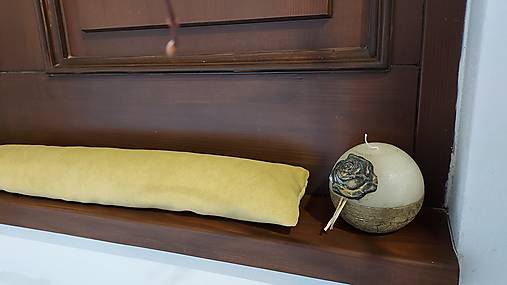 Úžitkový textil - Tesniaci valec do okna,dverí-horčicová/zamat (Eps guličky) - 17082167_