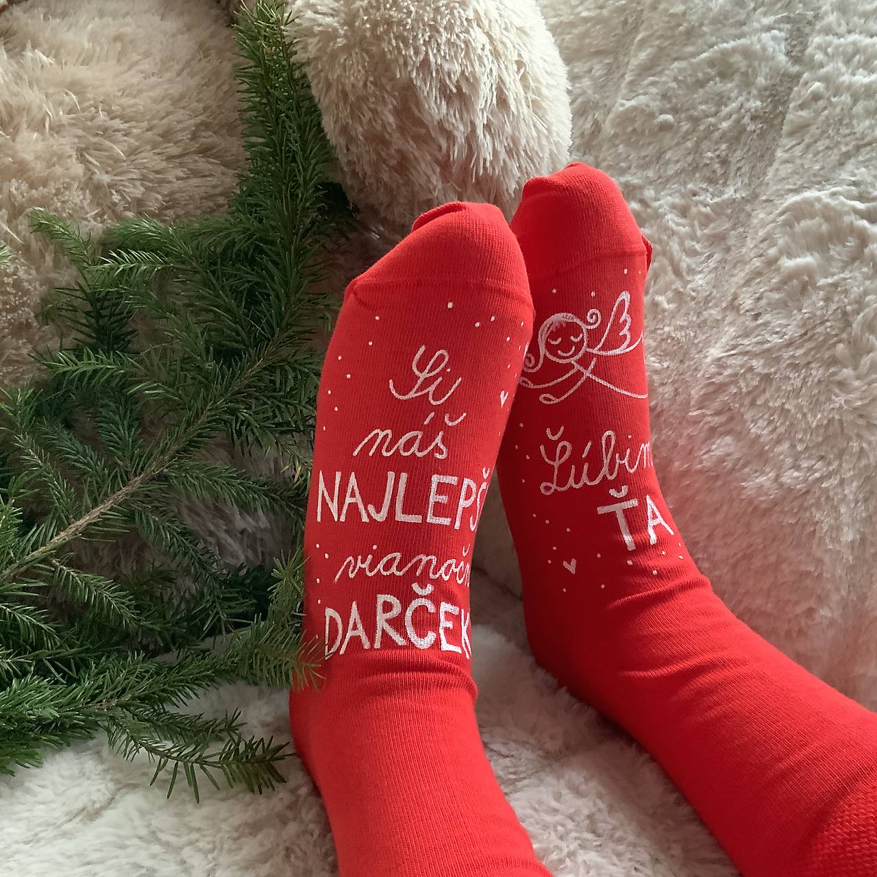 Maľované vianočné ponožky s nápisom: "Si môj ... vianočný darček... (S nápisom "Si náš najlepší vianočný darček! / Ľúbime ŤA!" alebo na želanie (ČERVENÉ))