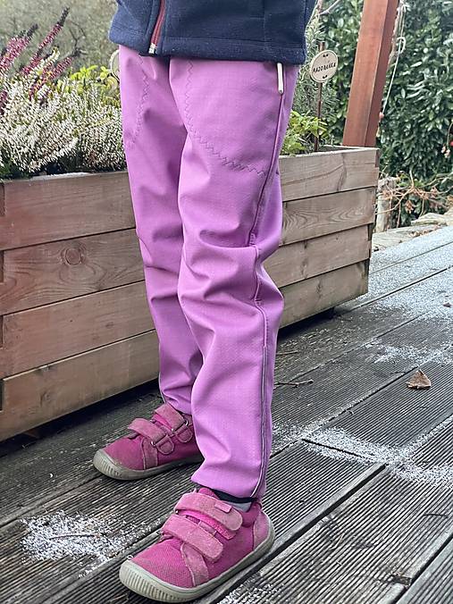 Detské oblečenie - Dětské sofshellové nohavice s barančekom - FIALKOVÉ - 17082620_