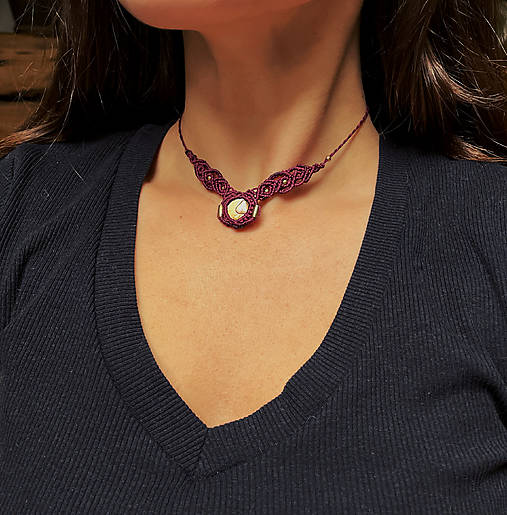Náhrdelníky - BURGUNDY micro macramé choker - 17090252_
