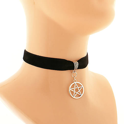 Náhrdelníky - Zamatový dámsky obojok čierný s príveskom pentagram - 17096846_