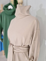 Šaty - ELYSIA dámske šaty s rolákom a vreckami - 17116866_