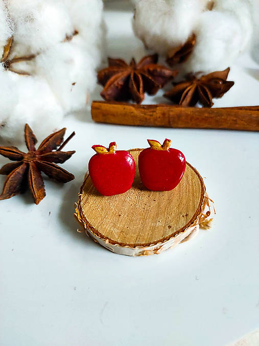 Náušnice - Červené napichovacie náušnice APPLES - 17127855_