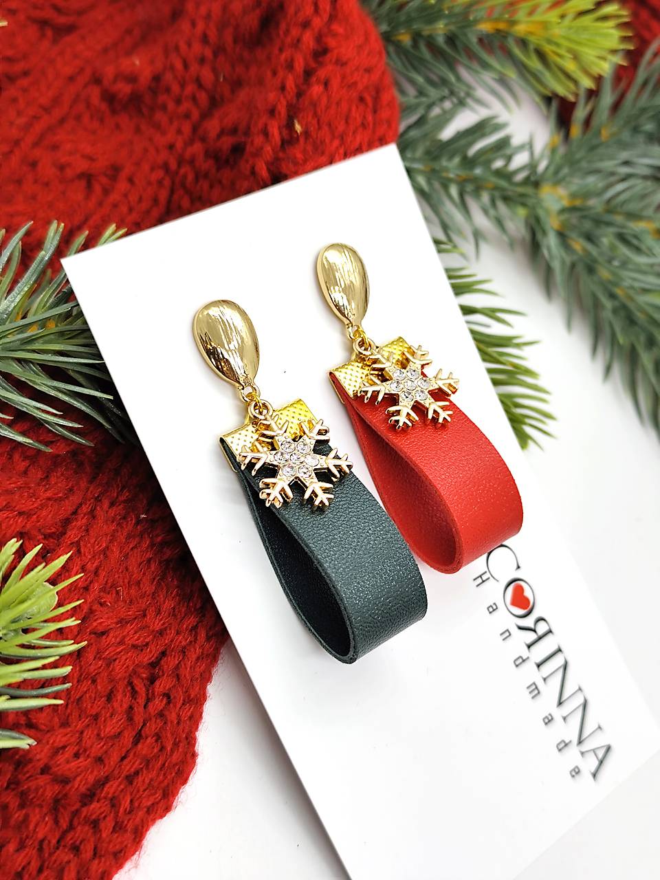 Vianočné asymetrické náušnice "Wanda"