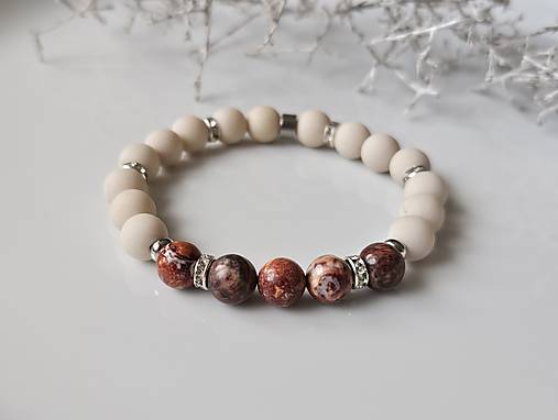 Náramky - Dámsky náramok z minerálov fosílie a jaspis so striebornými detailami - 17130924_