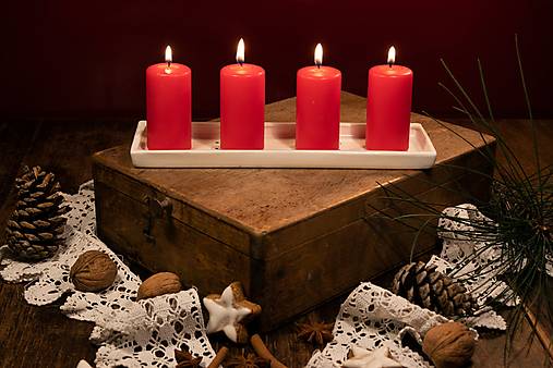 Nádoby - Ručně vyráběný Porcelánový tácek - 17133224_