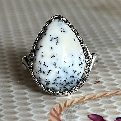 Natural Dendrite Opal Drop AG925 Ring / Strieborný prsteň s prírodným dendritickým opálom E012