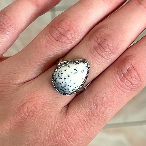 Natural Dendrite Opal Drop AG925 Ring / Strieborný prsteň s prírodným dendritickým opálom E012
