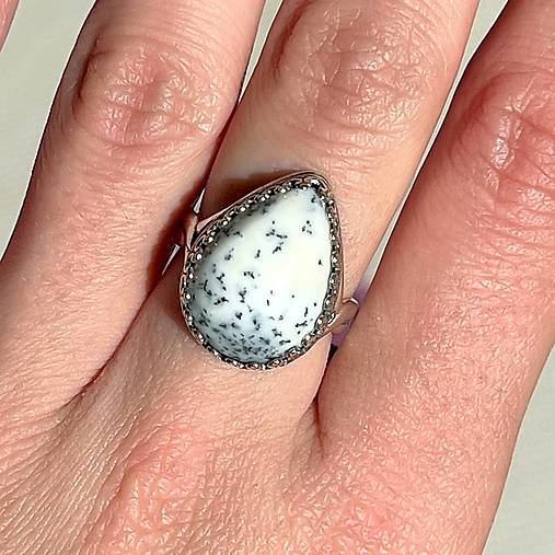 Natural Dendrite Opal Drop AG925 Ring / Strieborný prsteň s prírodným dendritickým opálom E012