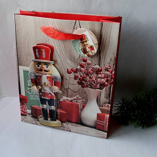 Obalový materiál - Darčeková papierová taška - Luskáčik bubeník 23,5cmx19,5cmx8cm - 17141864_