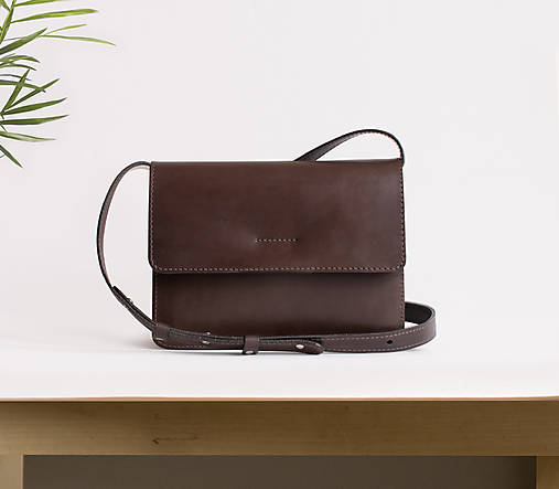 Kabelky - Dámská kožená crossbody kabelka | tmavohnedá - 17141791_