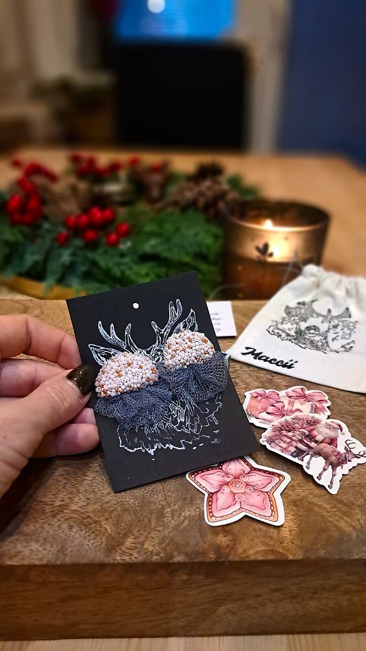 Náušnice vyšívané s tylem dave