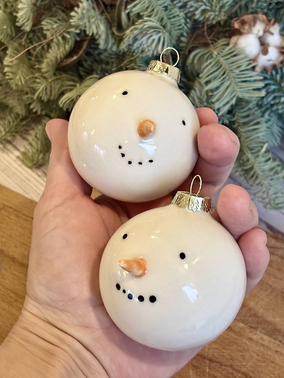 PREDOBJEDNÁVKA Vianočná guľa na stromček  (Snehuliak)