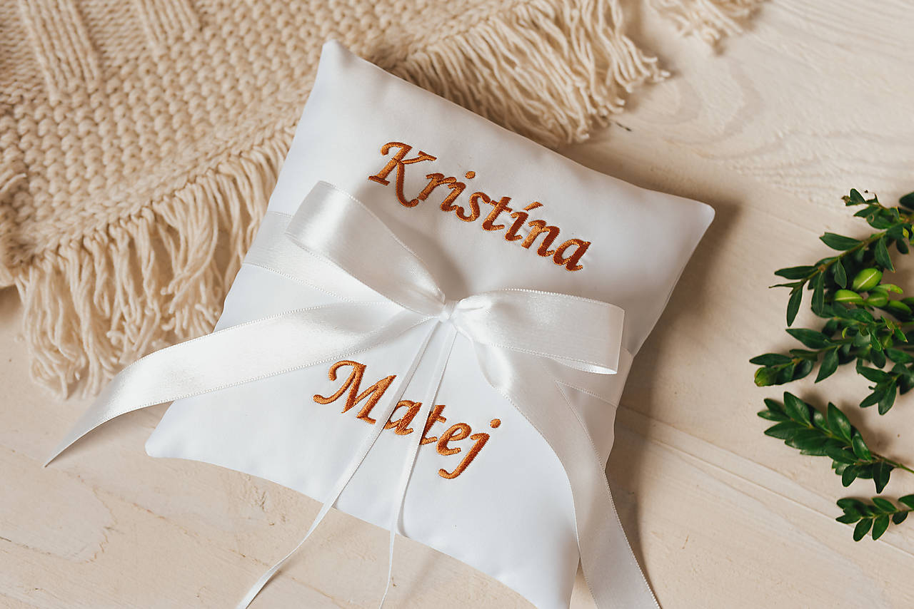 Personalizovaný svadobný vankúšik pod obrúčky II.