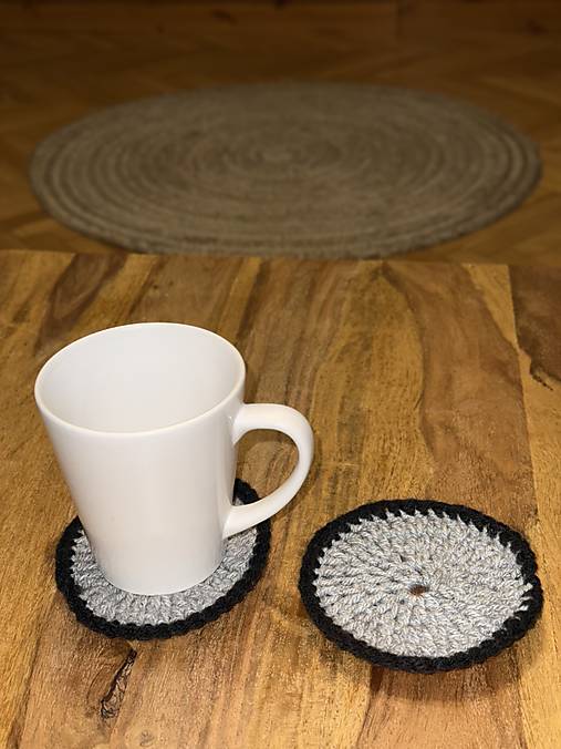 Dekorácie - Ručne háčkované podšálky - set 2 ks - 17158956_