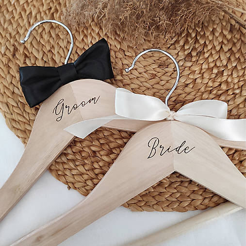 Nábytok - Svadobné vešiaky Bride & Groom - 17164056_