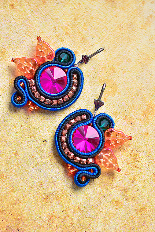 Náušnice - Žiarivé napichovacie náušnice "Luxury soutache" - 17165378_