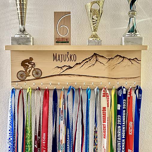 Nábytok - Vešiak na medaily a poháre - MTB cyklista - 17170466_