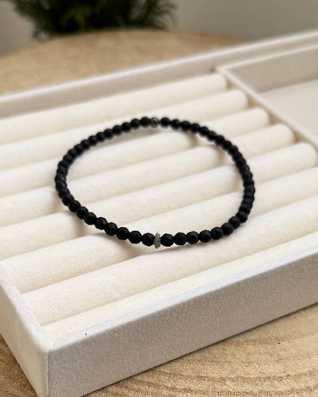 Pánsky náramok Hojnosť a Ochrana (matný) - Ónyx a Diamant