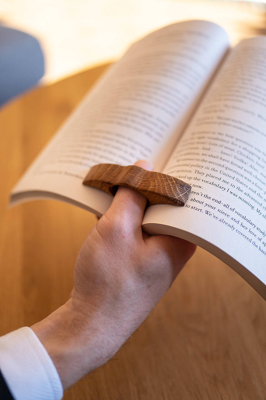 Záložka na palec (pomôcka pri čítaní)