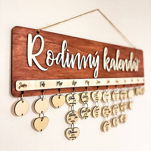 Dekorácie - Rodinný kalendár 2 (+ 18 krúžkov a 18 srdiečok s gravirovaním) - 17175131_