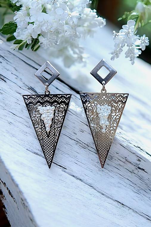 Náušnice - Strieborné náušnice s filigránmi a perličkami, nerezová oceľ - 17175612_