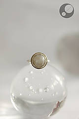 Prstene - Strieborný prsteň s mesačným kameňom - 17190624_