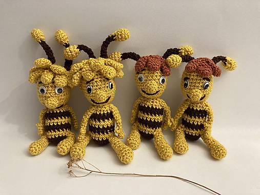 Hračky - menšie Včely,včeličky/ hnedo/žltá -  háčkovaná hračka - 17196854_