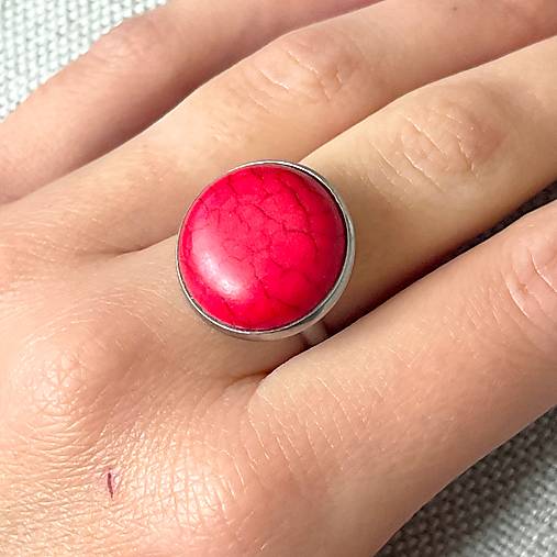Red Tyrkenite Stainless Steel Ring / Elegantný prsteň s červeným tyrkenitom z chirurgickej ocele E061
