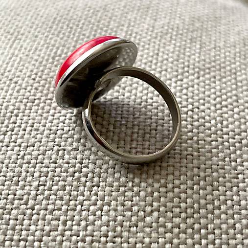 Red Tyrkenite Stainless Steel Ring / Elegantný prsteň s červeným tyrkenitom z chirurgickej ocele E061