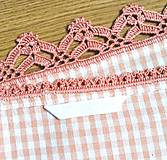 Úžitkový textil - Utierka s háčkovanou krajkou, staroružové káro  - 17213557_