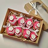 Dekorácie - Autorský vianočný oriešok - Ruža pre teba(červená) - 17216417_